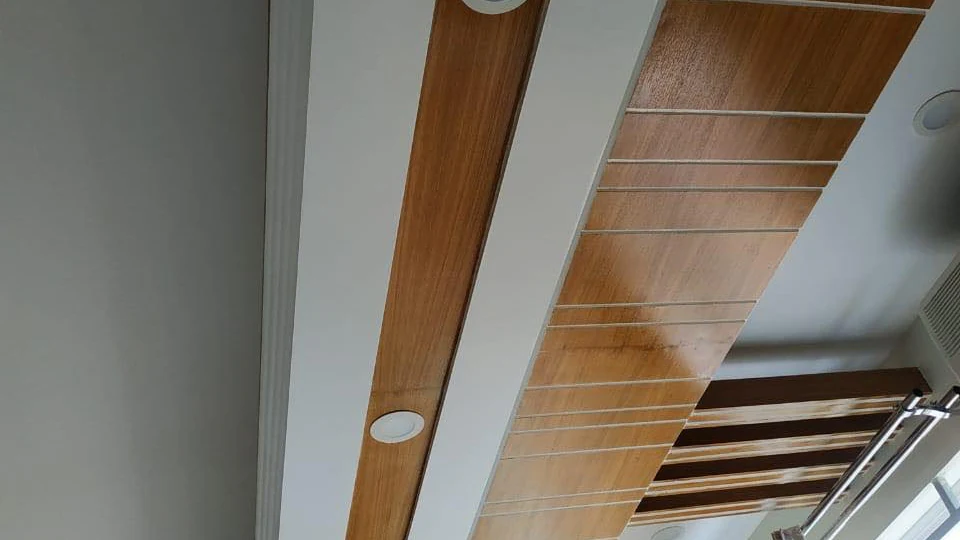 Benchtop material and edge profile compared on site when making a kitchen benchtop selection