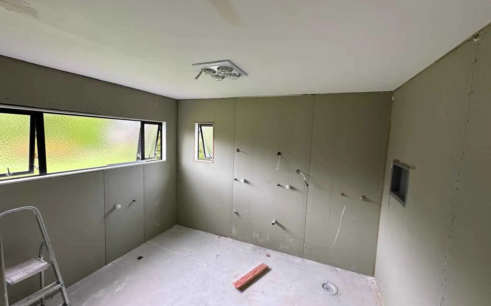 Renovation work contained to one room so the household can keep living at home during the renovation Renovation work contained to one room so the household can keep living at home during the renovation